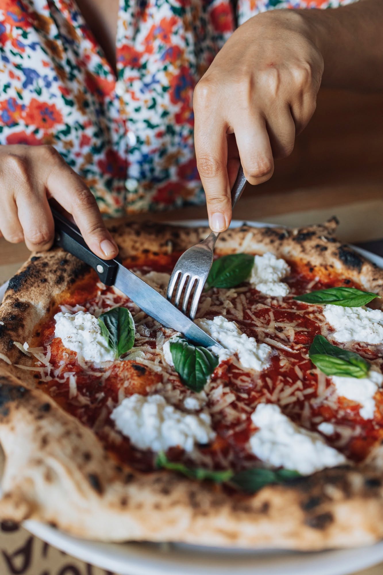 Margherita con burrata e basilico